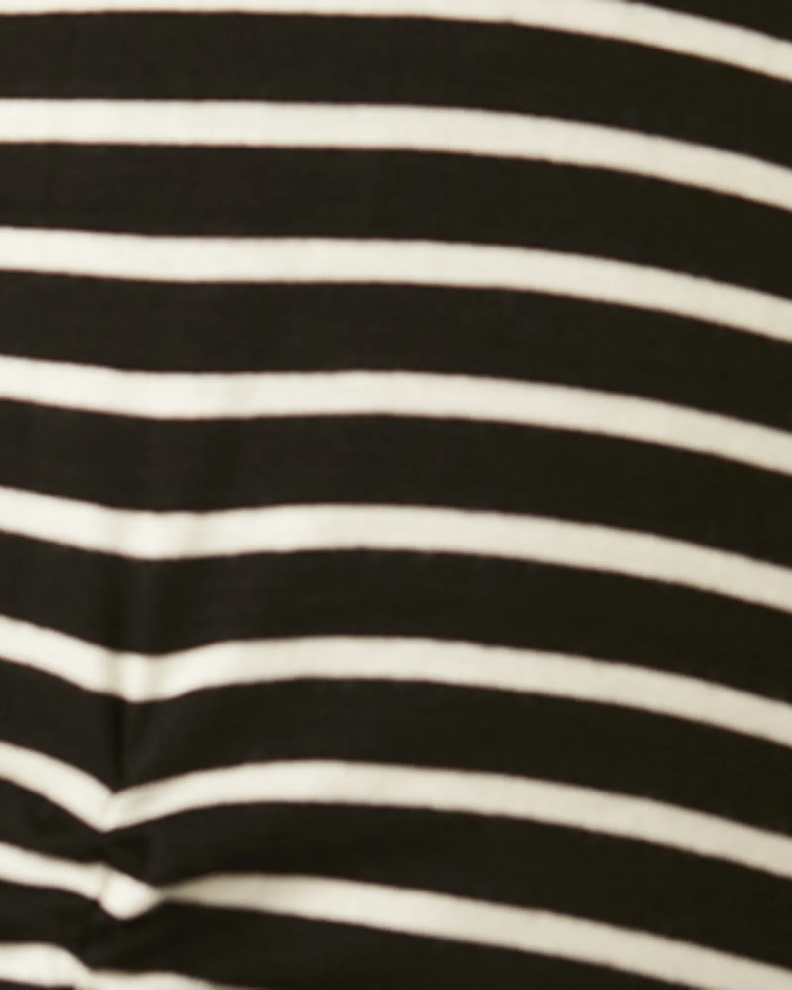 Abby Ruched Sleeve Tee | Black / Ivory