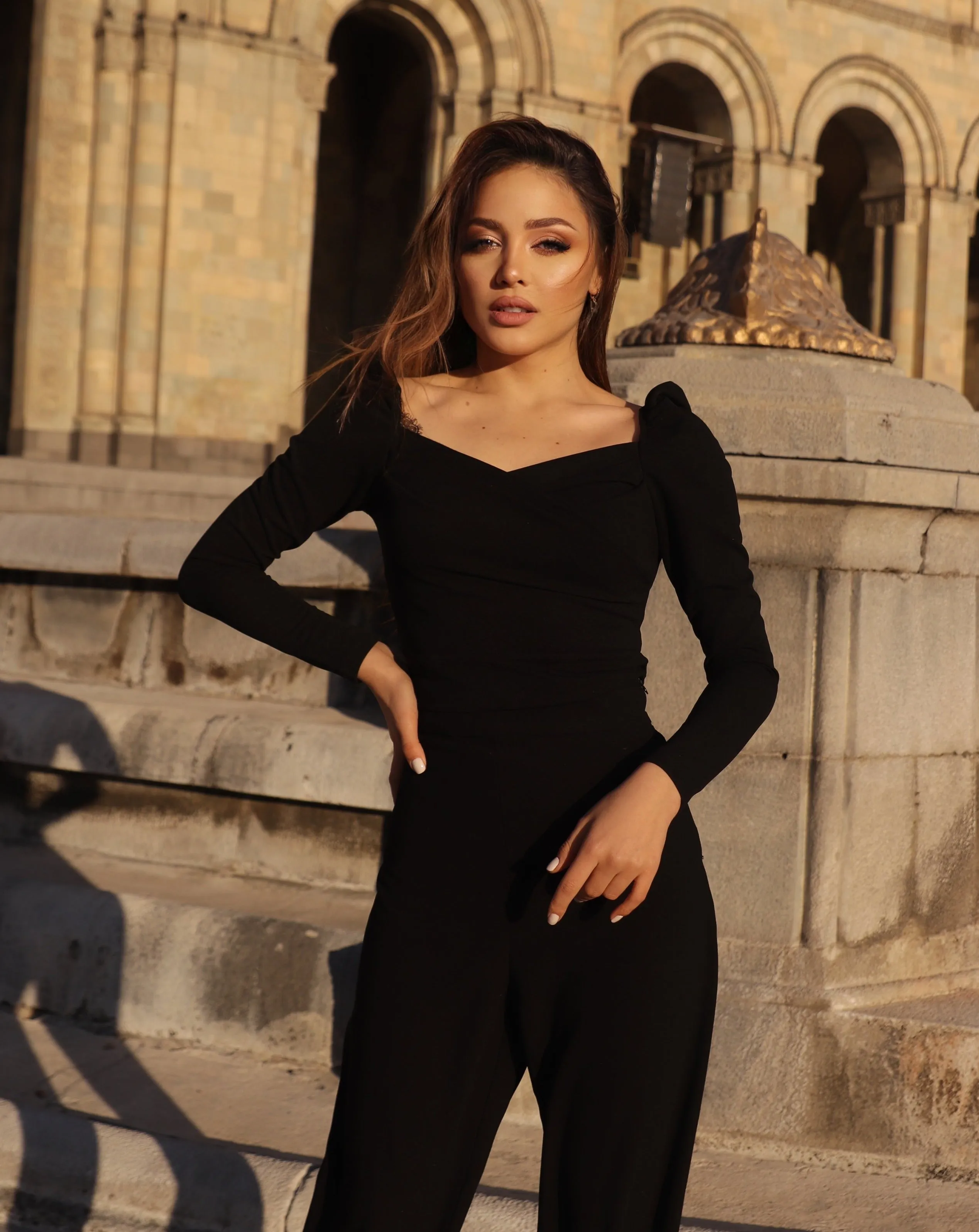 Elegant Sweetheart Fitted Blouse