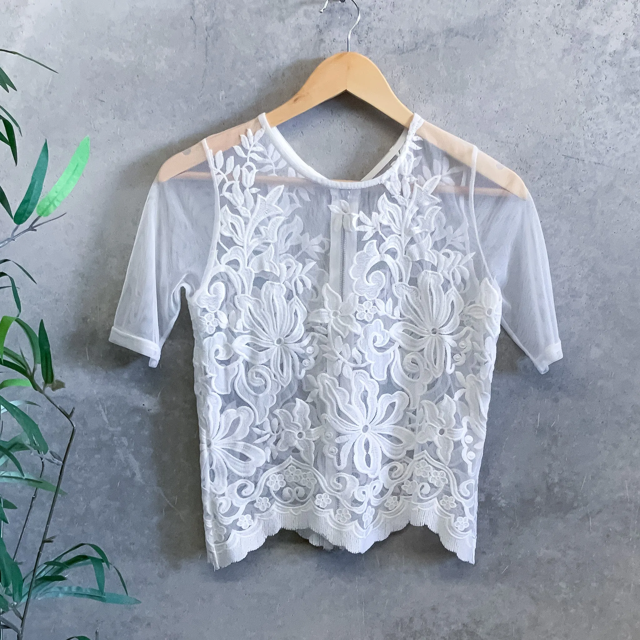 Ladies Short Sleeved Elegant Zip Back White Lace Top - Size 8