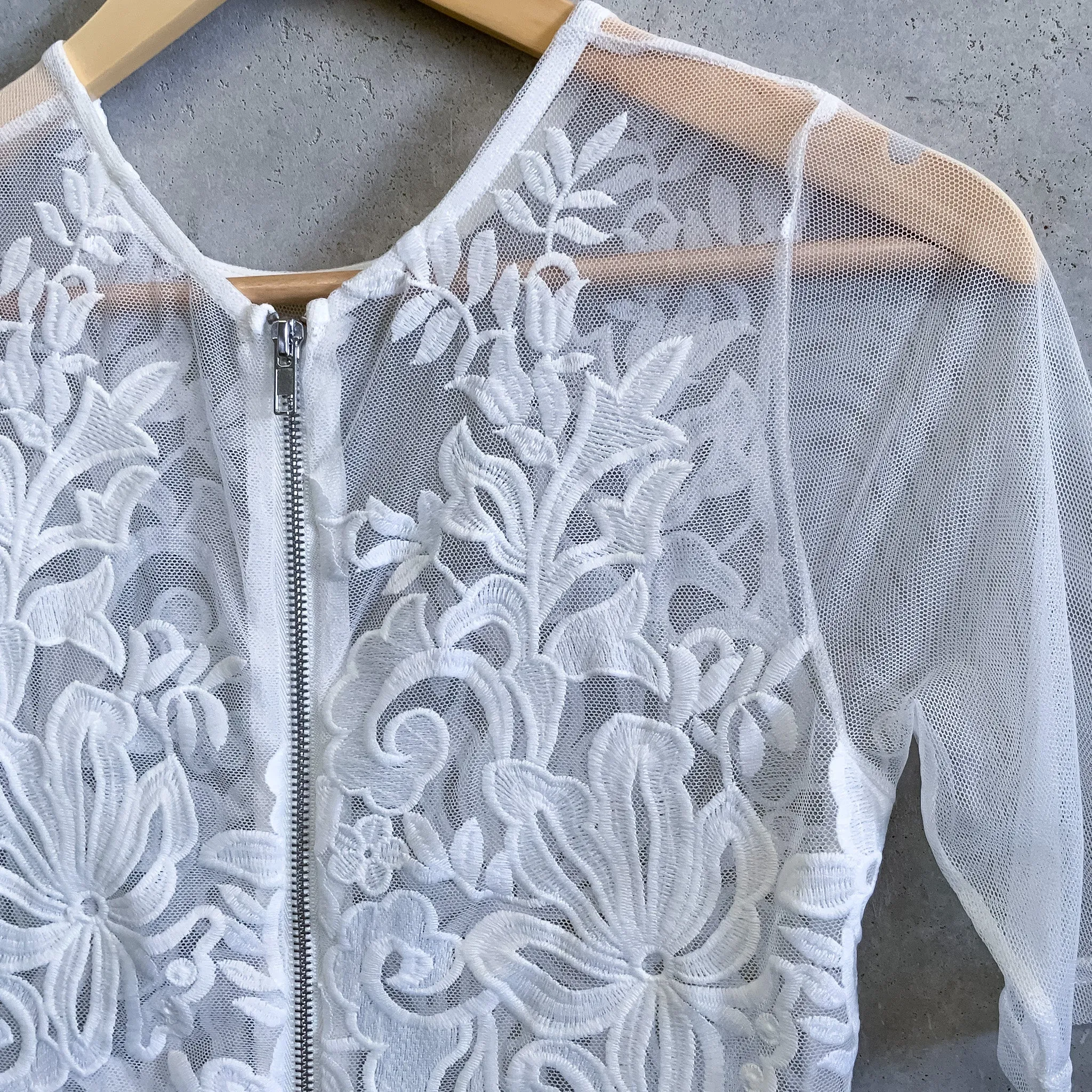 Ladies Short Sleeved Elegant Zip Back White Lace Top - Size 8