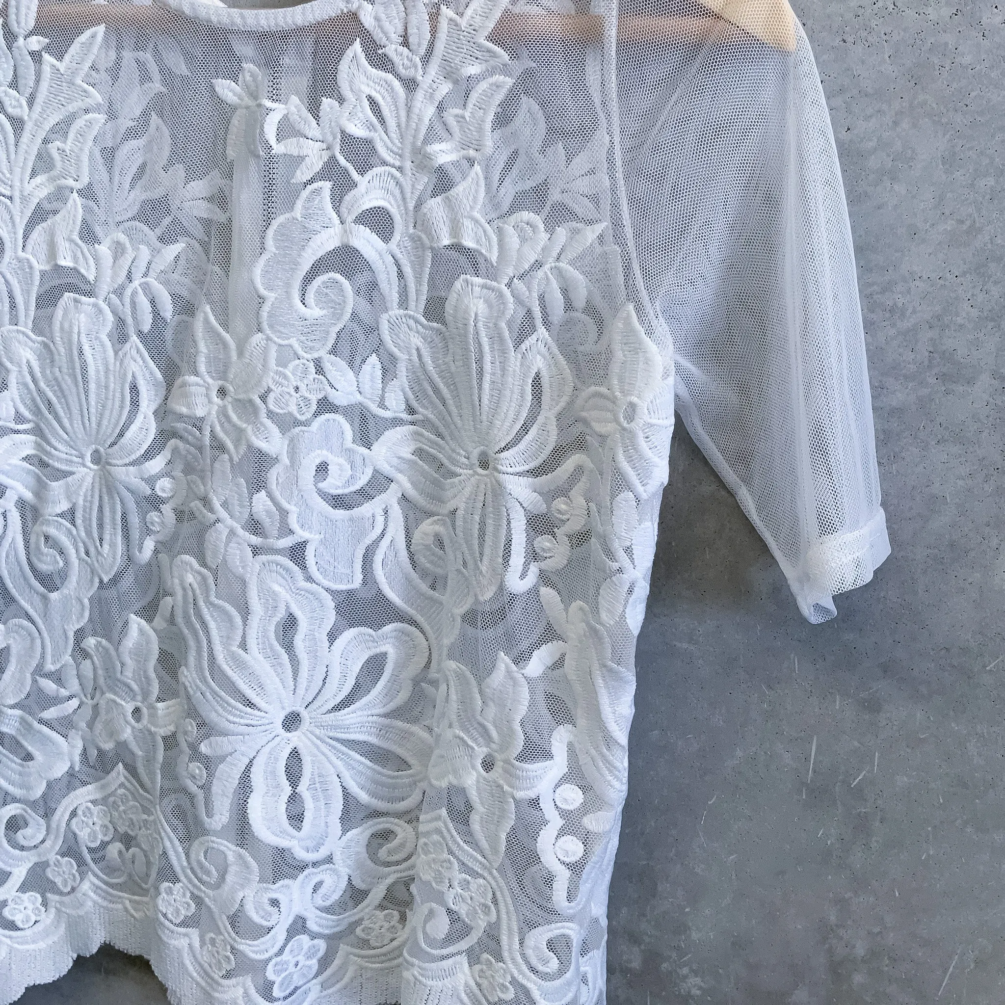 Ladies Short Sleeved Elegant Zip Back White Lace Top - Size 8