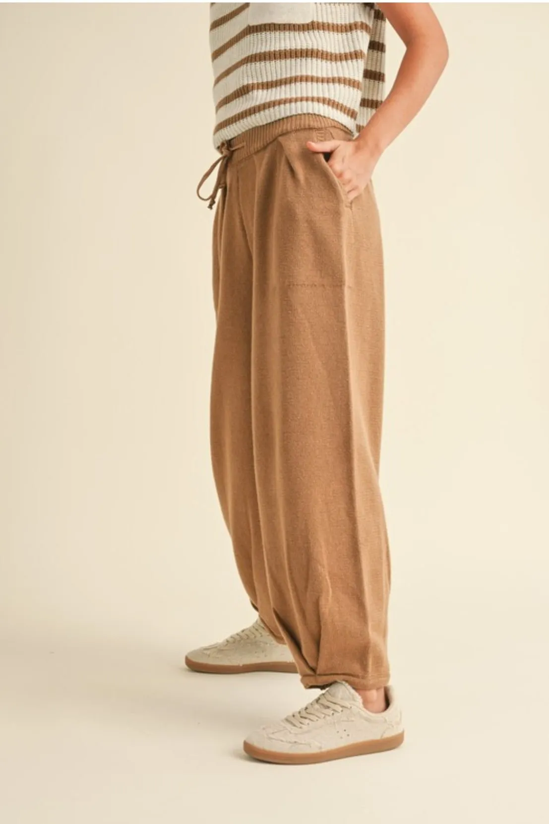 Pleated Bottom Knit Pants